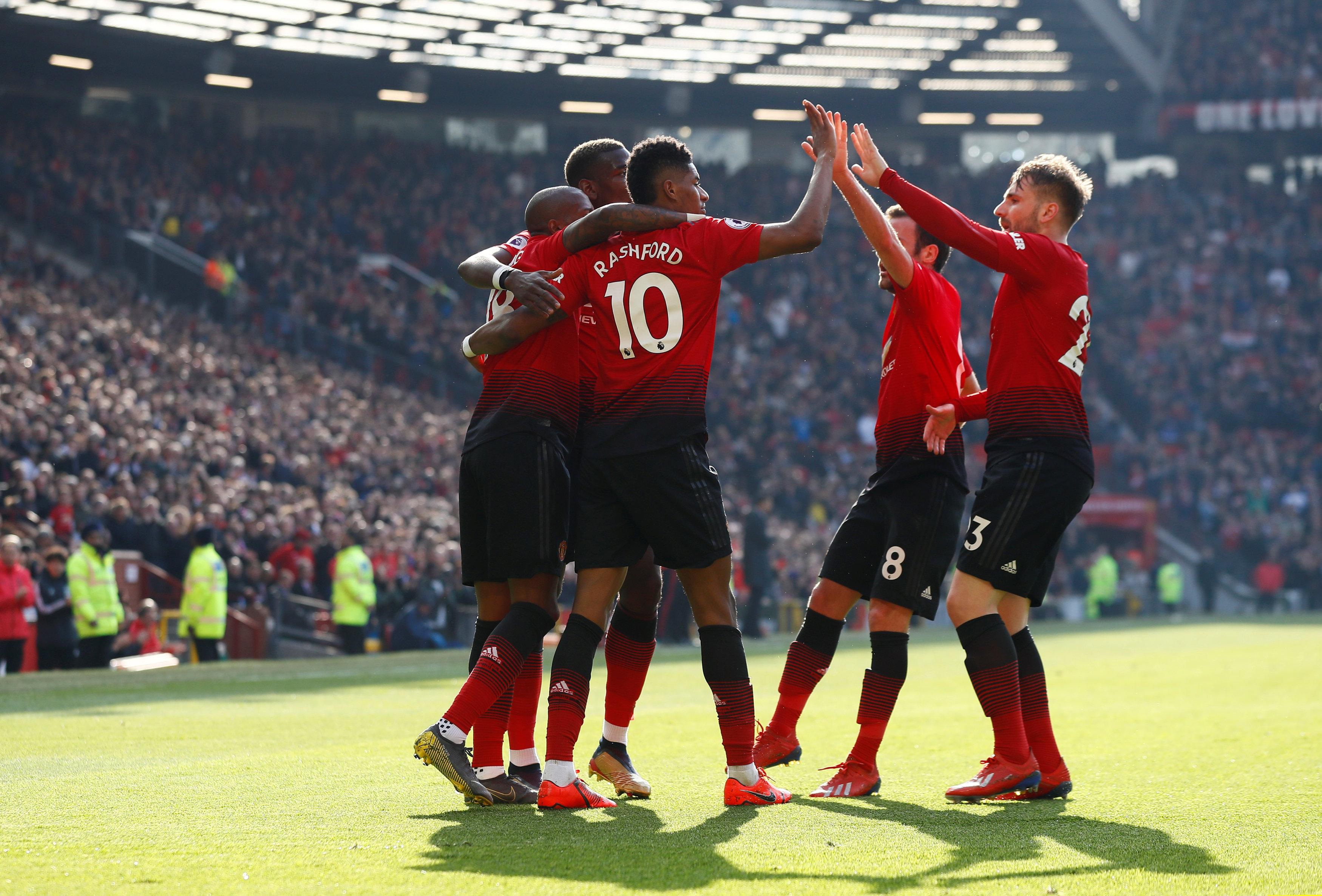 尽管他对巴 尽管他对巴